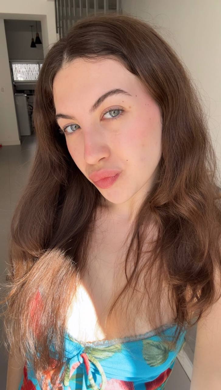 Nude girl Amber in Aden