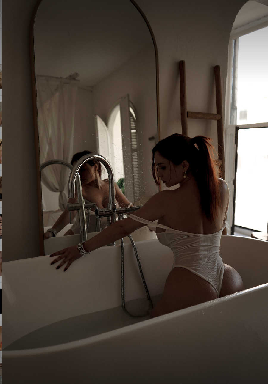 A playful frame from Miranda Faith nude — online in Aden