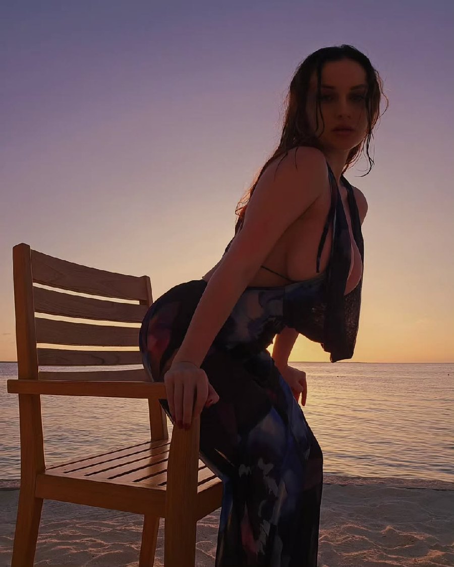 Sexy girl Miranda Faith nude in Aden