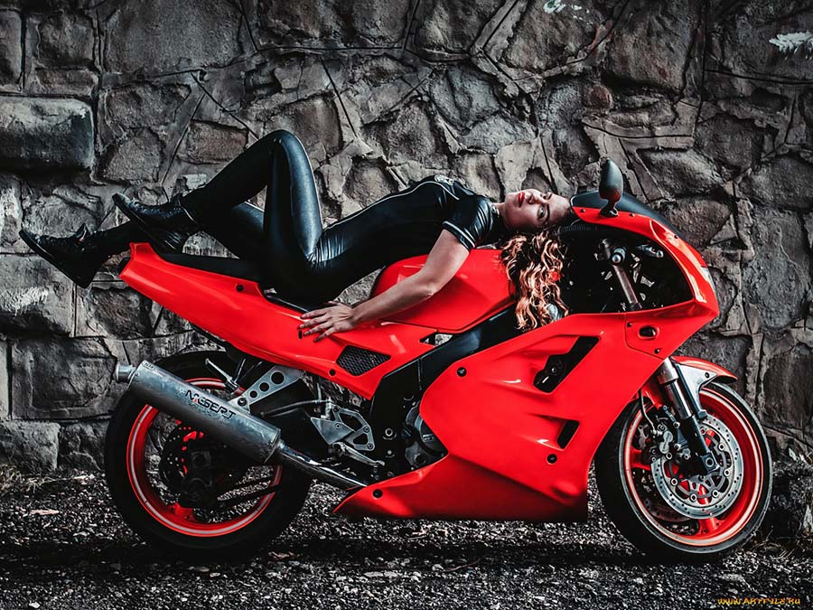 Beautiful girl Beautiful girls and motorcycles in Aden