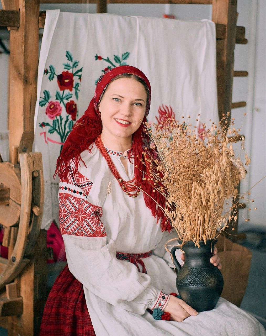 Women in Slavic costumes in Aden