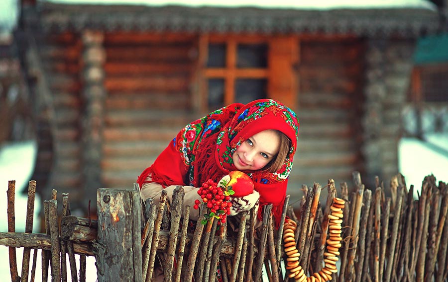 Sexy girl Women in Slavic costumes in Aden