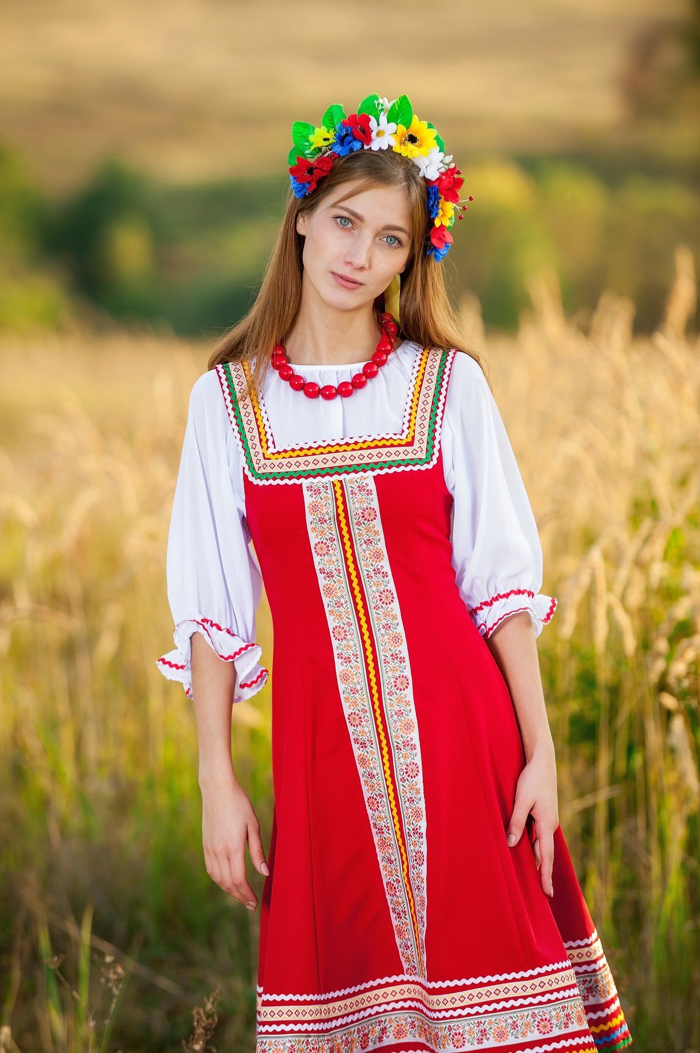 Women in Slavic costumes in Aden